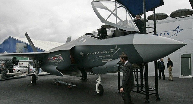 Mô hình tiêm kích F-35 thế hệ thứ 5 của Mỹ tại một triển lãm ở Anh