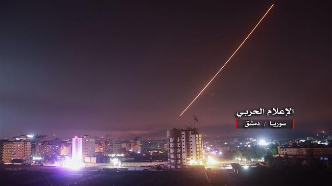 Hình ảnh Không lực Syria chặn tên lửa Israel ngày 10/5/2018
