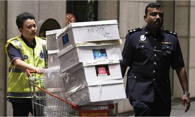 Cảnh sát Malaysia thu giữ những hộp đồ quý giá
