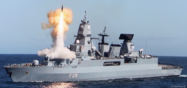 Phóng hỏng tên lửa, tàu khu trục “Saxony” của Đức bốc cháy