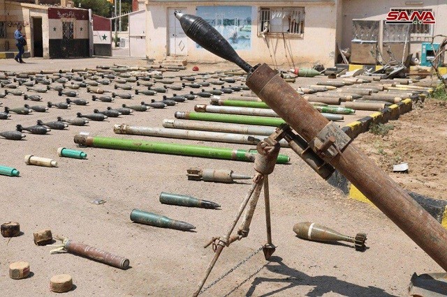 Quân đội Syria phát hiện kho vũ khí lớn của IS ở Deir Ezzor