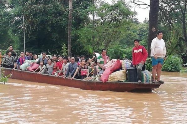 Hàng trăm người mất tích vì vỡ đập thủy điện tại Lào