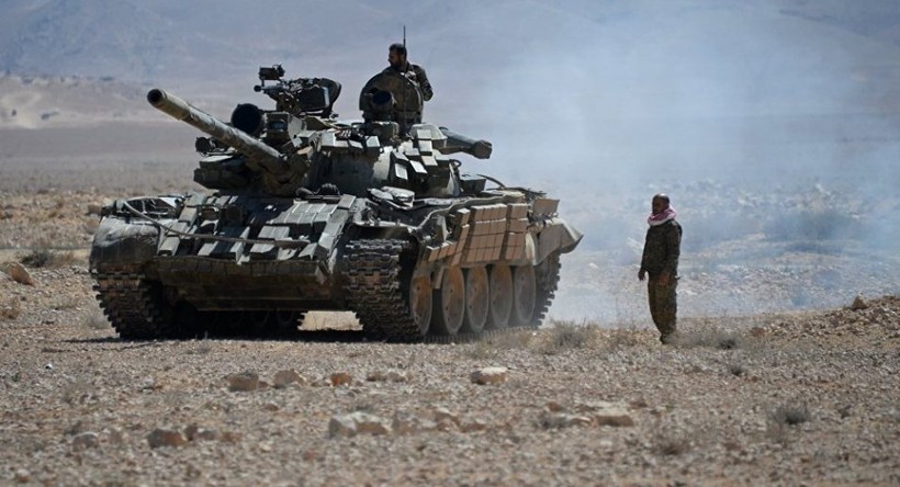 Xe tăng quân đội Syria ở Hama