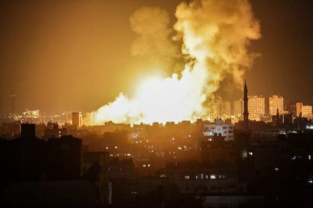Israel trút lửa xuống dải Gaza