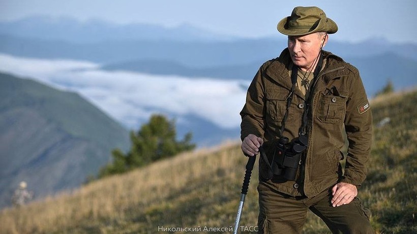 Rời Moscow, ông Putin tận hưởng thiên nhiên núi rừng Siberia