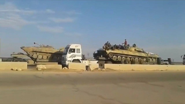Quân đội Syria đã đưa một đoàn quân tới Deir Jamal 