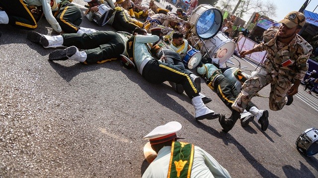Hiện trường vụ tấn công vào đoàn diễu binh quân sự của Iran 