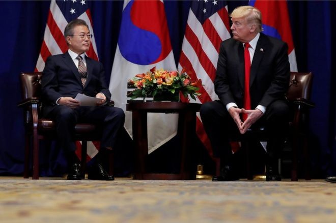 Tổng thống Mỹ Donald Trump (phải) và Tổng thống Hàn Quốc Moon Jae-in tại New York