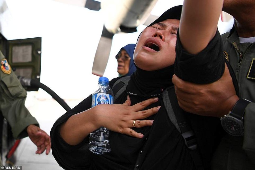 Người dân Indonesia điêu đứng sau thảm họa động đất, sóng thần