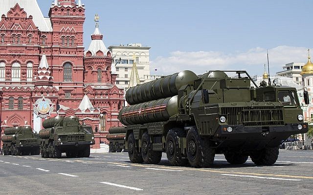 Hệ thống phòng thủ S-300 của Nga (Ảnh: AP)