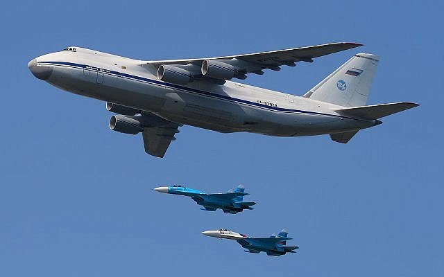 máy bay quân sự lớn nhất thế giới Antonov An-124 Ruslan