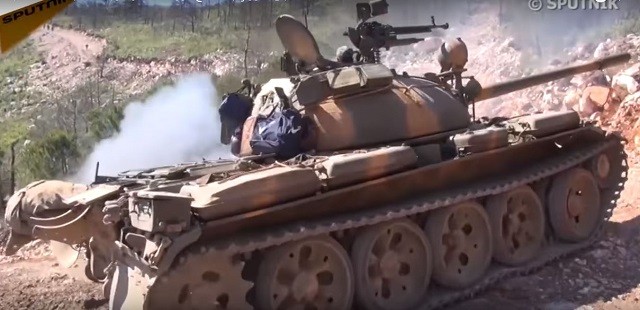 Xem quân đội Syria phản pháo phiến quân tại phía bắc Latakia