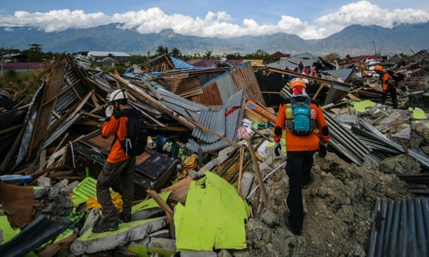 Công tác cứu hộ tại Indonesia sau thảm họa động đất, sóng thần.