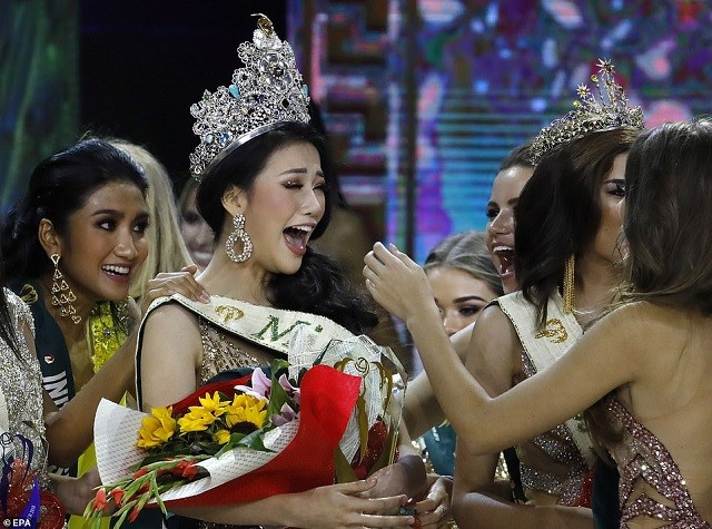 Tâm Hoa hậu Trái đất 2018 Nguyễn Phương Khánh trong niềm vui chiến thắng.