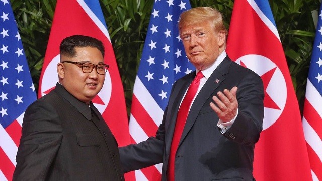 Lãnh đạo Triều Tiên Kim Jong-un và Tổng thống Mỹ Donald Trump