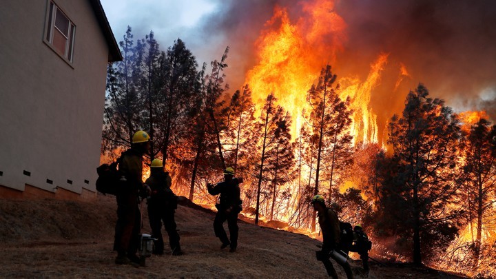 Lực lượng cứu hỏa Mỹ đang đối phó với cháy rừng ở California
