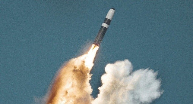 Tên lửa đạn đạo Trident của Mỹ phóng từ một tàu ngầm.