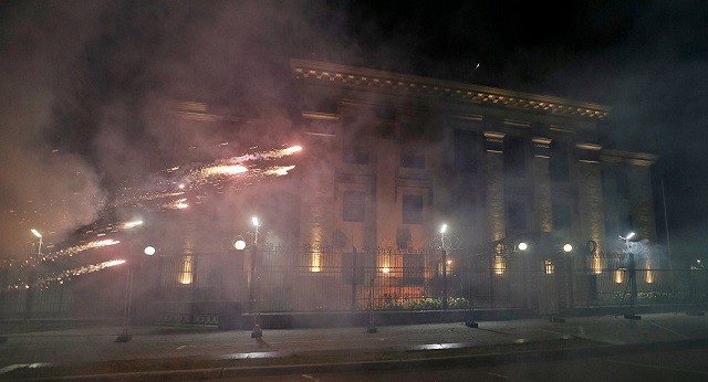 Đại sứ quán Nga ở Kiev bị tấn công