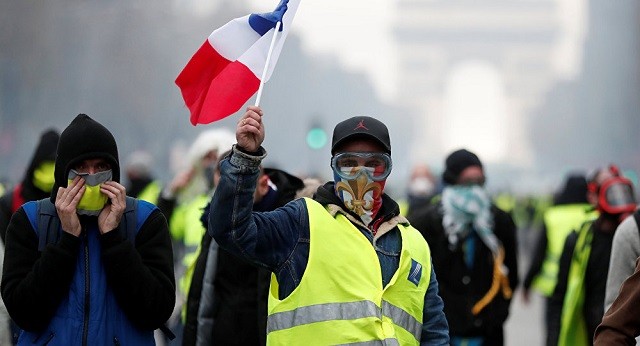 Người biểu tình "áo véc vàng" tại Paris