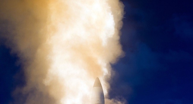 Tên lửa SM-3 được phóng lên từ Hawaii