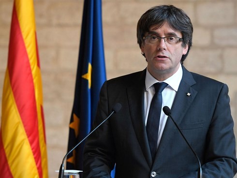 Nghị viện Catalonia đang cố tìm mọi cách đưa ông Carles Puigdemont vào vị trí người đứng đầu chính quyền vùng này. Ảnh: Independent