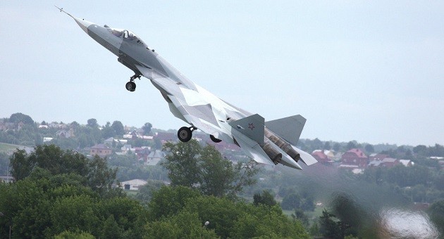 T-50 - Máy bay chiến đấu thế hệ thứ 5 do hãng Sukhoi chế tạo trong một chuyến bay thử
