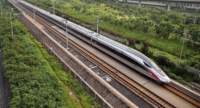 Trung Quốc thử tàu cao tốc mới chở 1.100 hành khách