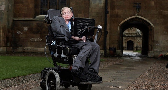 Nhà khoa học lừng danh Sephen Hawking qua đời ở tuổi 76