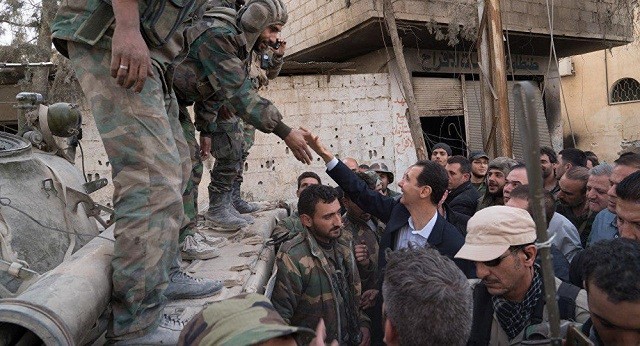 Ông Assad bất ngờ tới thăm Đông Ghouta