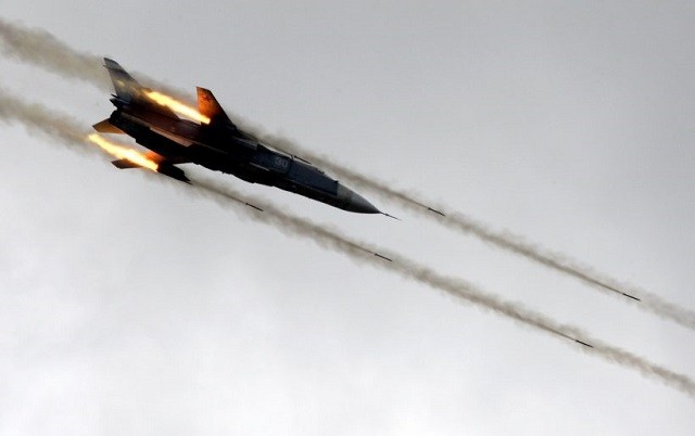 Chiến đấu cơ Su-24 của Nga tiến hành không kích
