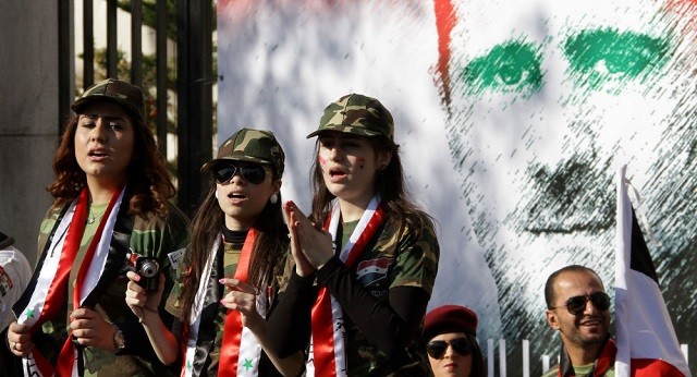 Người dân Damascus tập hợp ủng hộ quân đội và ông Assad