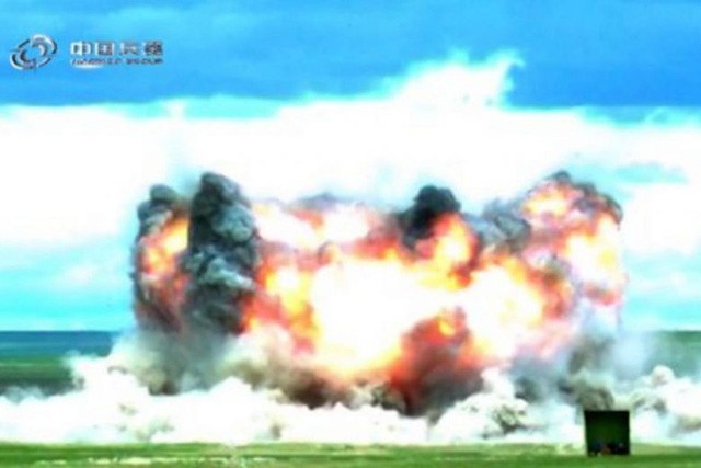 Trung Quốc tiết lộ hình ảnh “mẹ của các loại bom” có sức công phá khủng khiếp