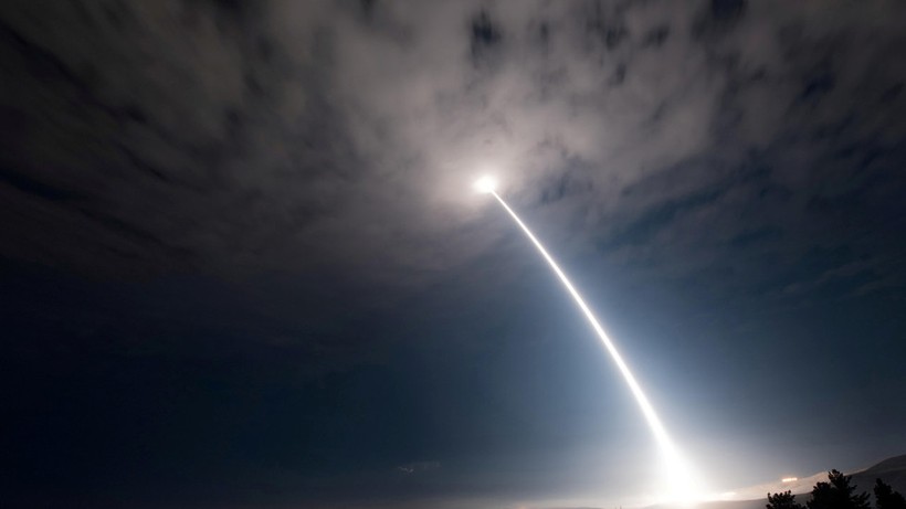 Một tên lửa đạn đạo liên lục địa được phóng từ California, Mỹ