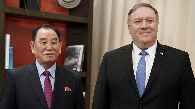 Phó Chủ tịch Ủy ban đảng Lao động Triều Tiên Kim Yong Chol (trái) và Ngoại trưởng Mỹ Mike Pompeo