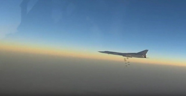 Xuất hiện clip ghi khoảnh khắc máy bay siêu thanh Nga gẫy đôi khi hạ cánh