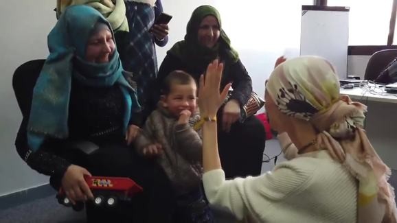Bà Asma al-Assad tới thăm các bệnh nhân ung thư