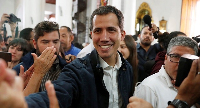 Tổng thống tự xưng Guaido của Venezuela (ở giữa, phía trước)