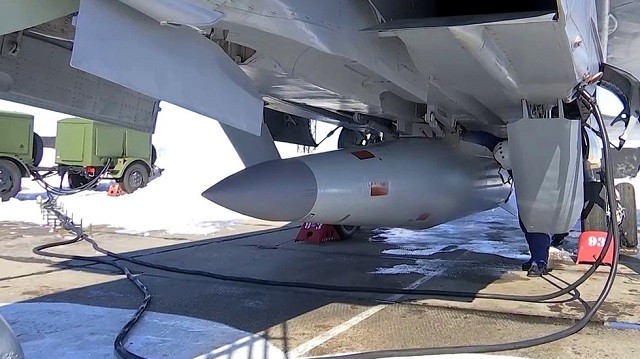 Tên lửa siêu thanh Kinzhal  của Nga được gắn trên chiến đấu cơ MiG-31