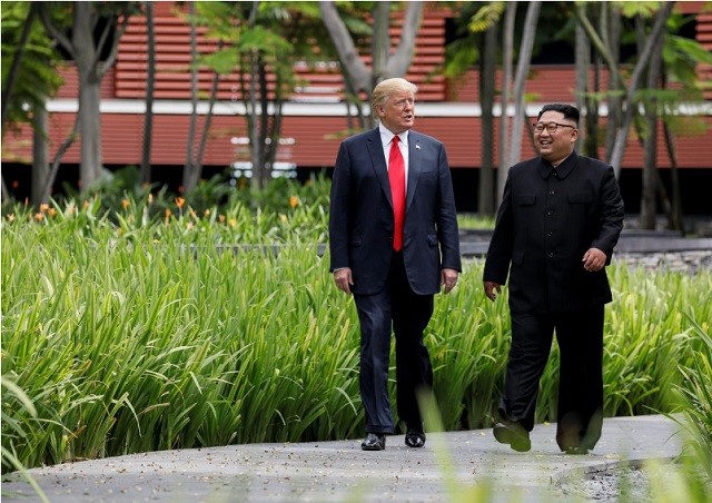 Tổng thống Donald Trump và Chủ tịch Kim Jong-un gặp nhau tại Singapore vào tháng 6 năm ngoái.