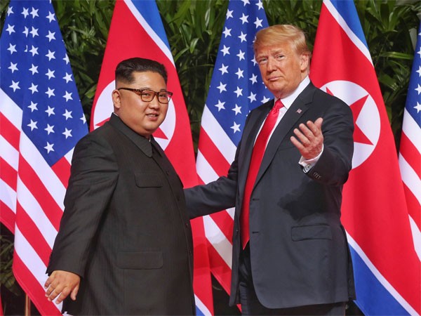 Lãnh đạo Kim Jong-un và Tổng thống Donald Trump trong thượng đỉnh tại Singapore