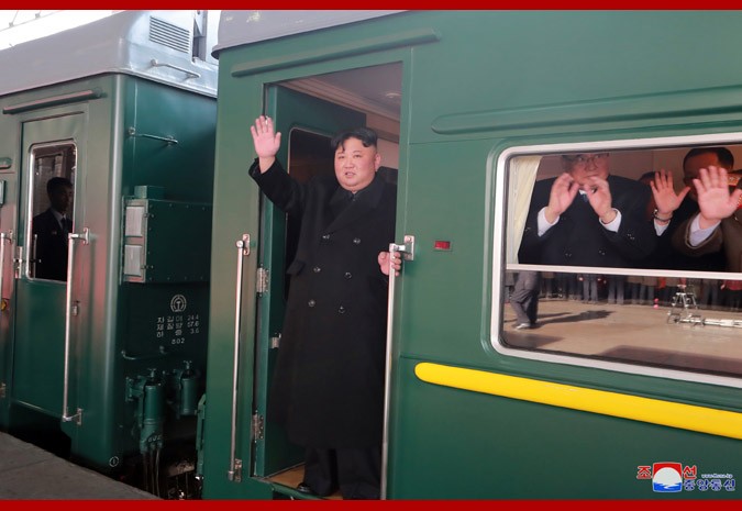 Chủ tịch Kim Jong-un lên tàu tới Việt Nam