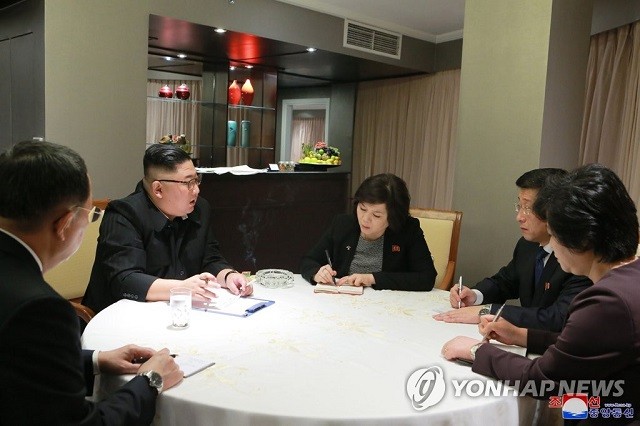 Chủ tịch Kim Jong-un có phiên họp chiến lược với các nhà đàm phán Triều Tiên.