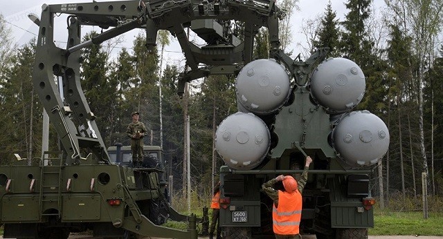 Hệ thống phòng thủ S-400 của Nga trong một cuộc tập trận ở khu vực Moscow