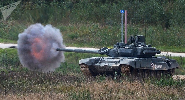 Xe tăng T-90 của Nga trong một cuộc tập trận