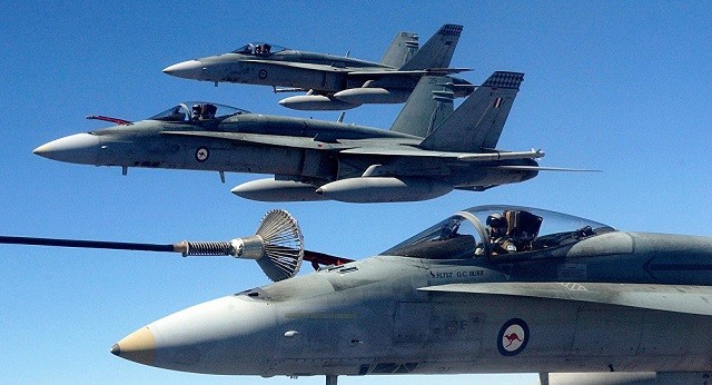 Các chiến đấu cơ F/A 18 