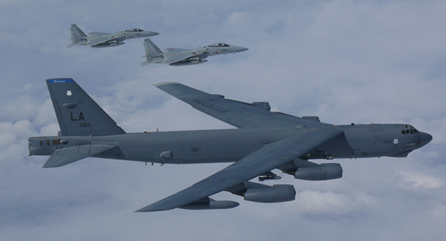 Máy bay thả bom B-52H Stratofortress