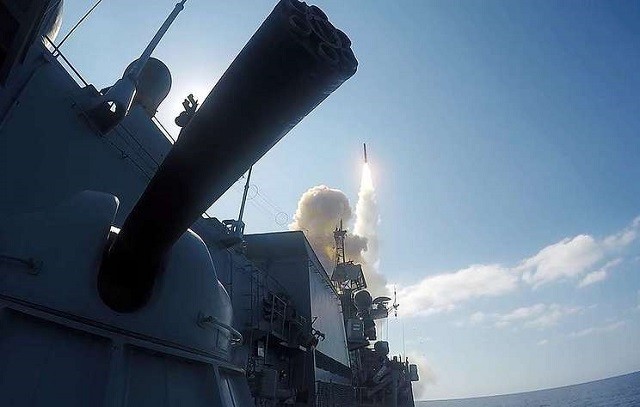 Tàu chiến Nga phóng tên lửa hành trình Kalibr