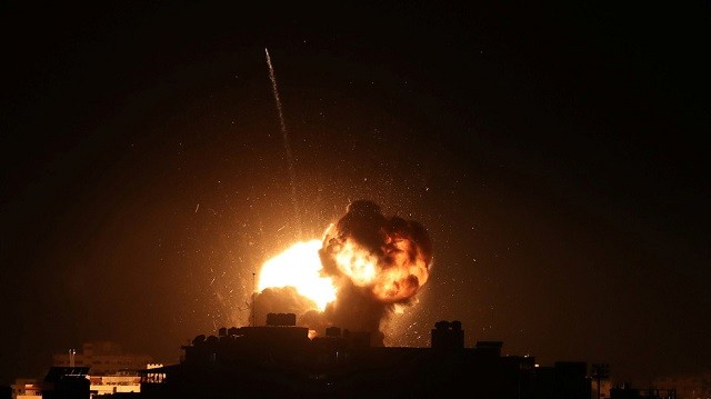 Israel không kích vào Gaza