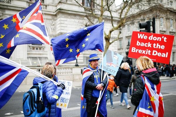 Những người chống lại Brexit ở Anh. (Ảnh: Reuters)