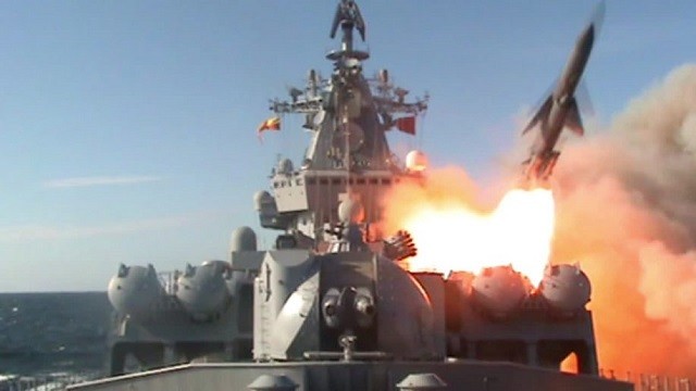 Nga bắn tên lửa từ tàu khu trục